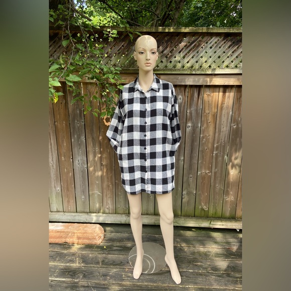 Long Button Down Long Sleeve Flannel with Pockets - Picture 6 of 12